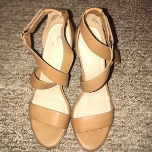 NWOT Simply Vera Heeled Sandals (Size: 9.5)